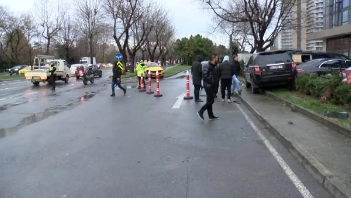 Bakırköy\'de 5 aracın karıştığı zincirleme kaza: 1 yaralı