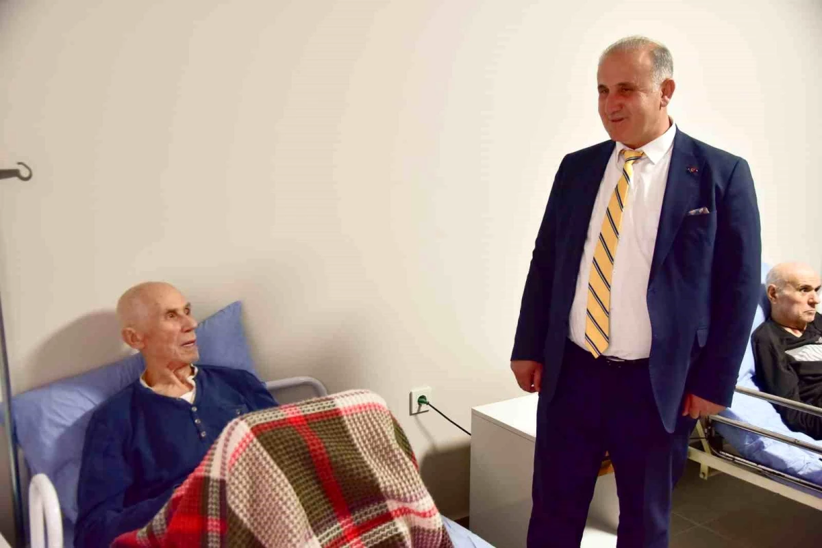 İncirliova Belediye Başkanı Aytekin Kaya, Özel Bakım Evi\'ni Ziyaret Etti
