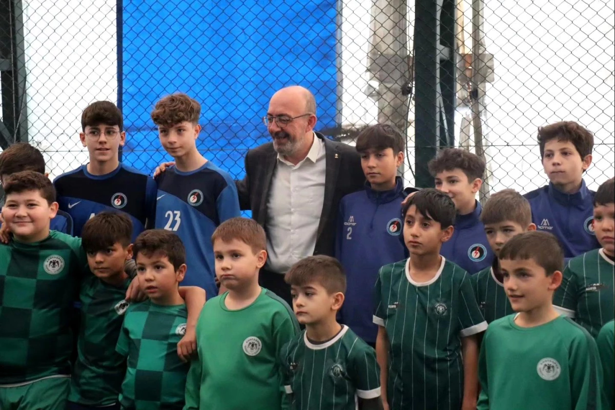AK Parti Kütahya İl Başkanı Mustafa Önsay, Balkan Termik Spor Kulübünü ziyaret etti