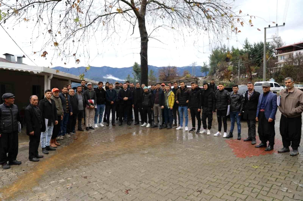 Alanya Belediye Başkanı Adem Murat Yücel, Uzunöz Mahallesi\'nde vatandaşlarla buluştu