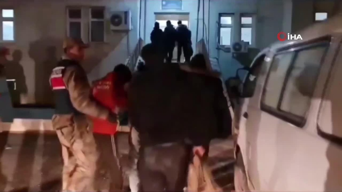 Bitlis\'te 24 Afganistan uyruklu göçmen yakalandı