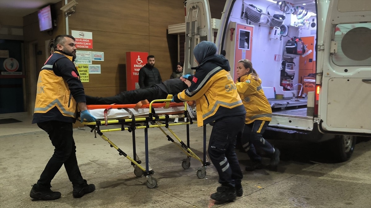 İnegöl\'de Anten Düzeltme İşinde Kaza: Bir Kişi Ağır Yaralandı