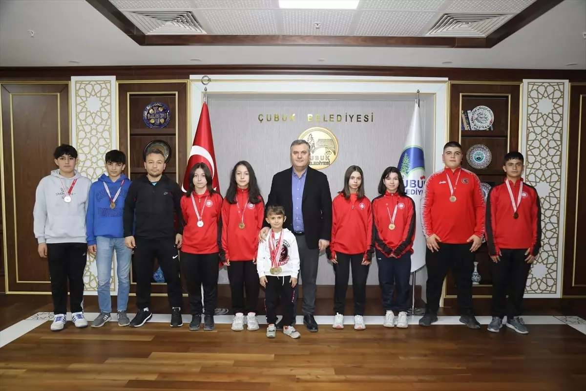 Çubuk Judo Takımı, Başkan Demirbaş\'ı Ziyaret Etti