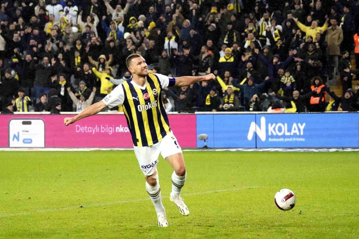 Dzeko, Konyaspor maçında hat-trick yaparak gol sayısını 16\'ya çıkardı