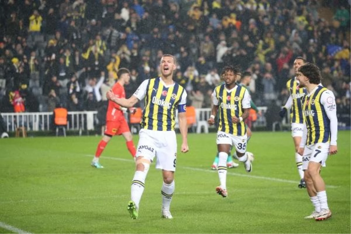Dzeko, Konyaspor karşısında 29 dakikada hat-trick yaptı