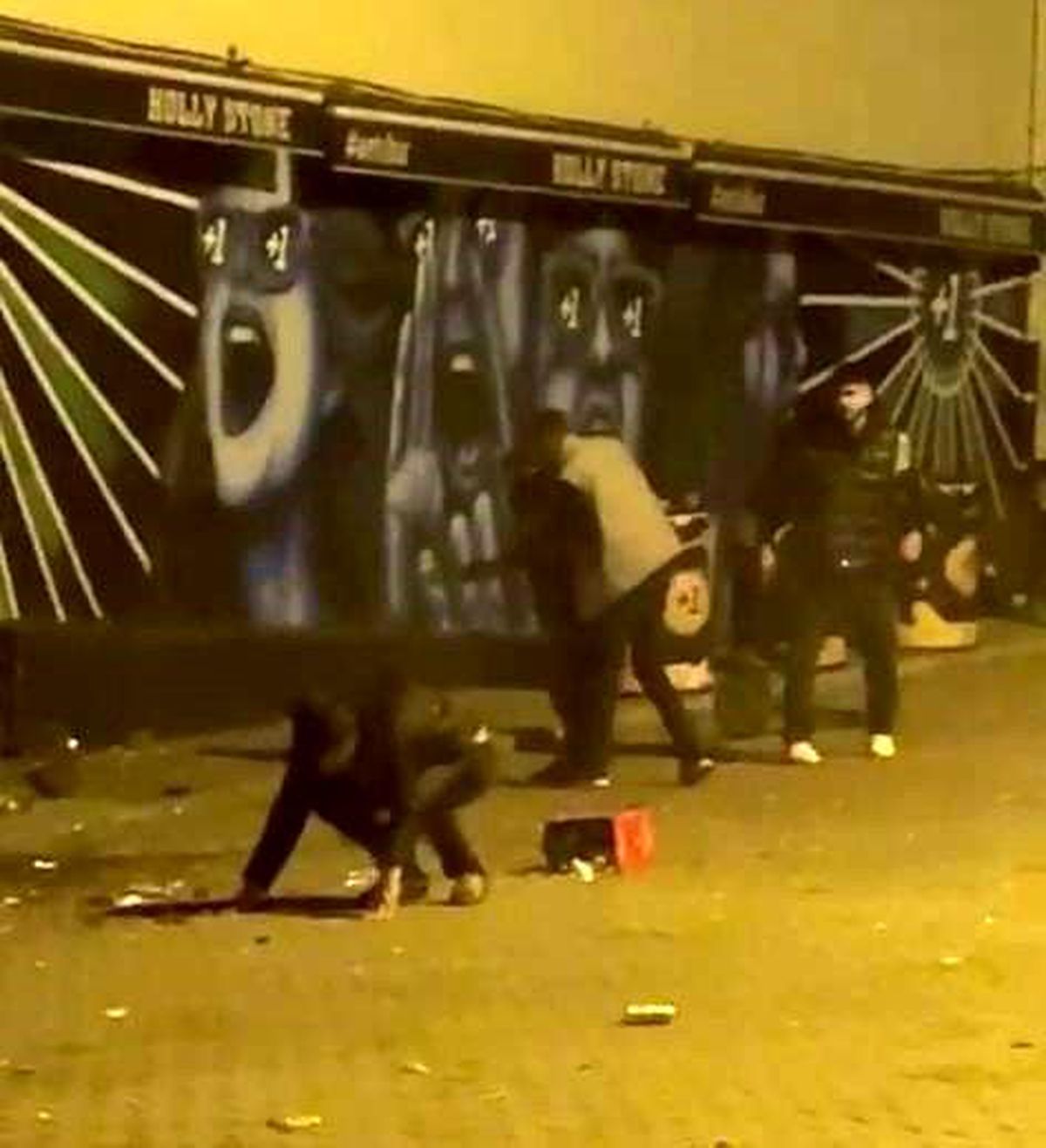 Denizli\'de Eğlence Mekanında Silahlı Kavga: 3 Kişi Gözaltına Alındı