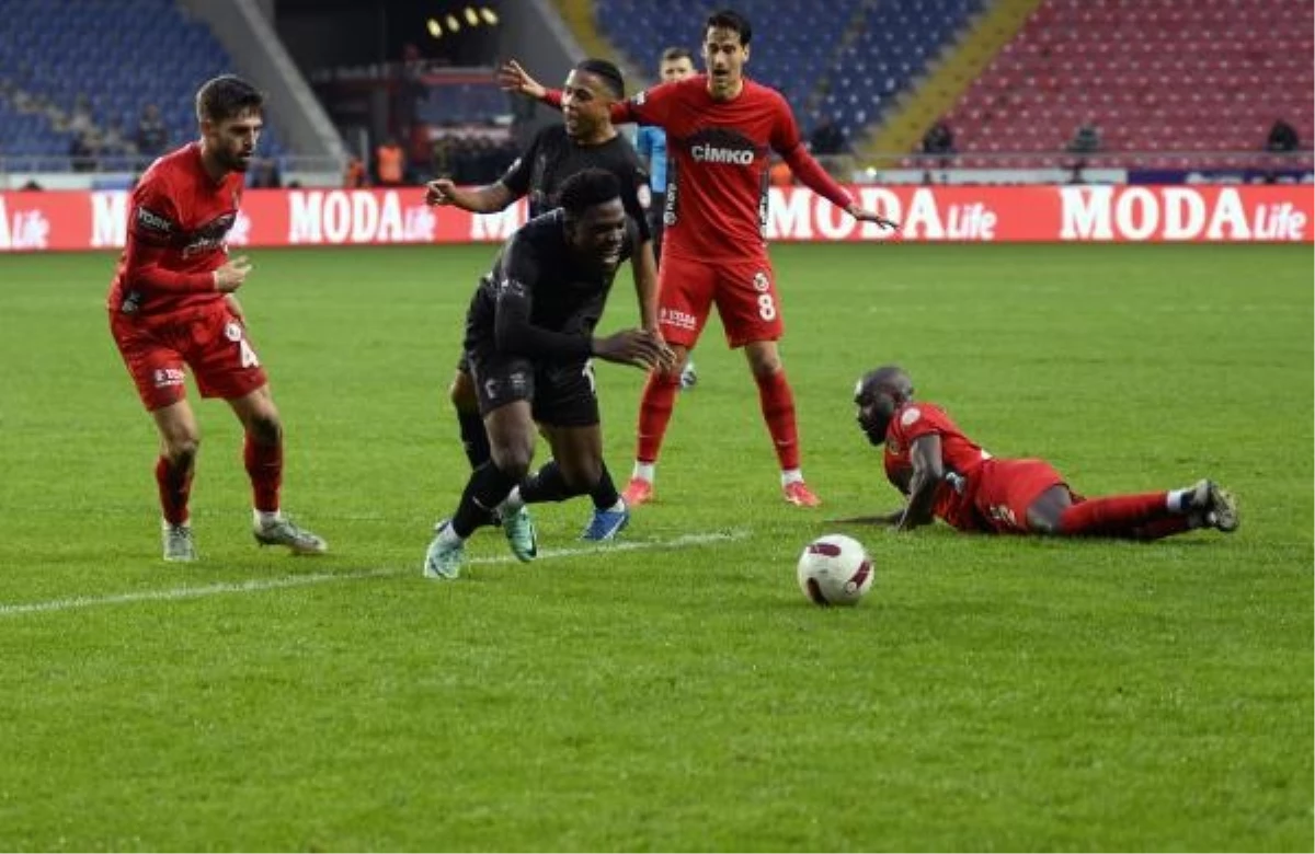 Hatayspor ve Gaziantep FK 0-0 Berabere Kaldı