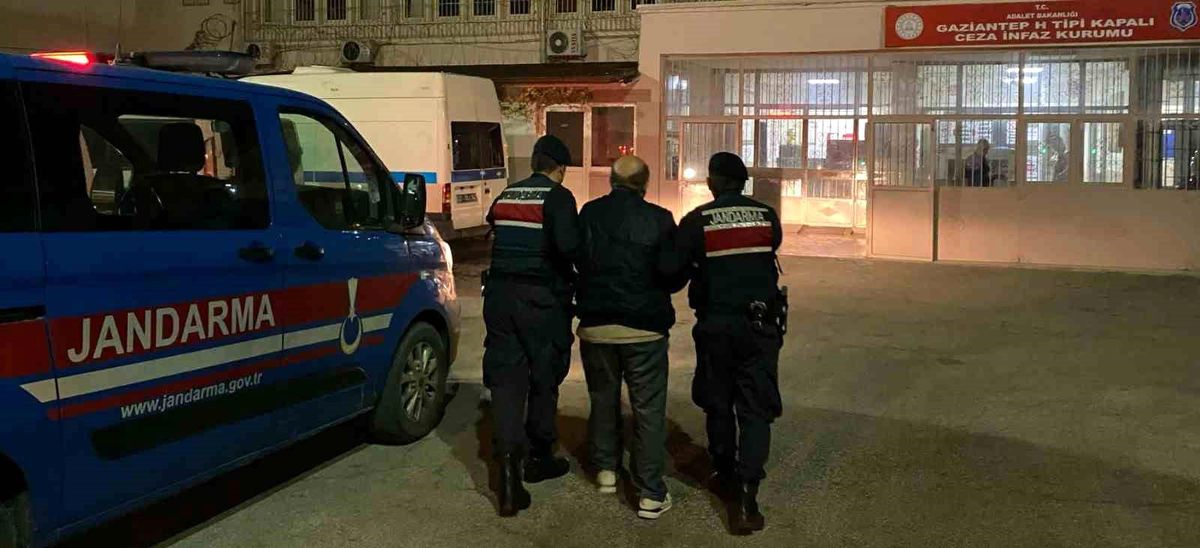 Gaziantep\'te FETÖ/PYD operasyonunda firari şüpheli yakalandı