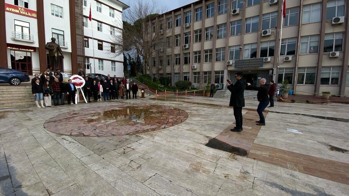Aydın\'da Gazeteciler Günü\'nde Polislerden Dayanışma Örneği
