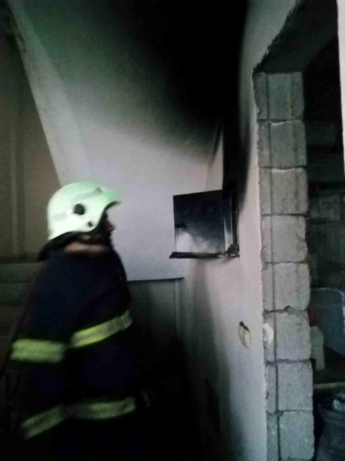 Hatay\'ın Arsuz ilçesinde bir evin elektrik panosunda yangın çıktı