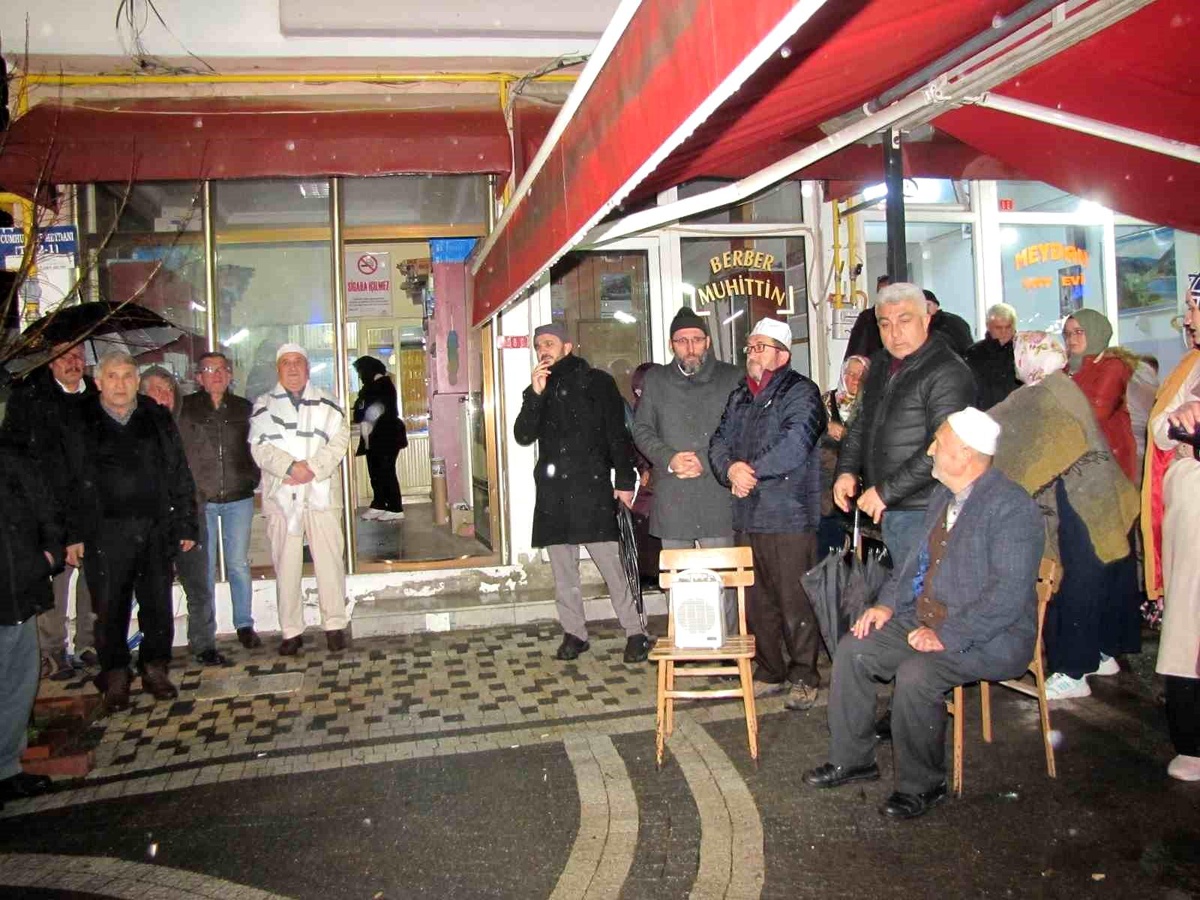 Kütahya\'dan Umre\'ye İlk Kafile Dua ve Gözyaşlarıyla Uğurlandı