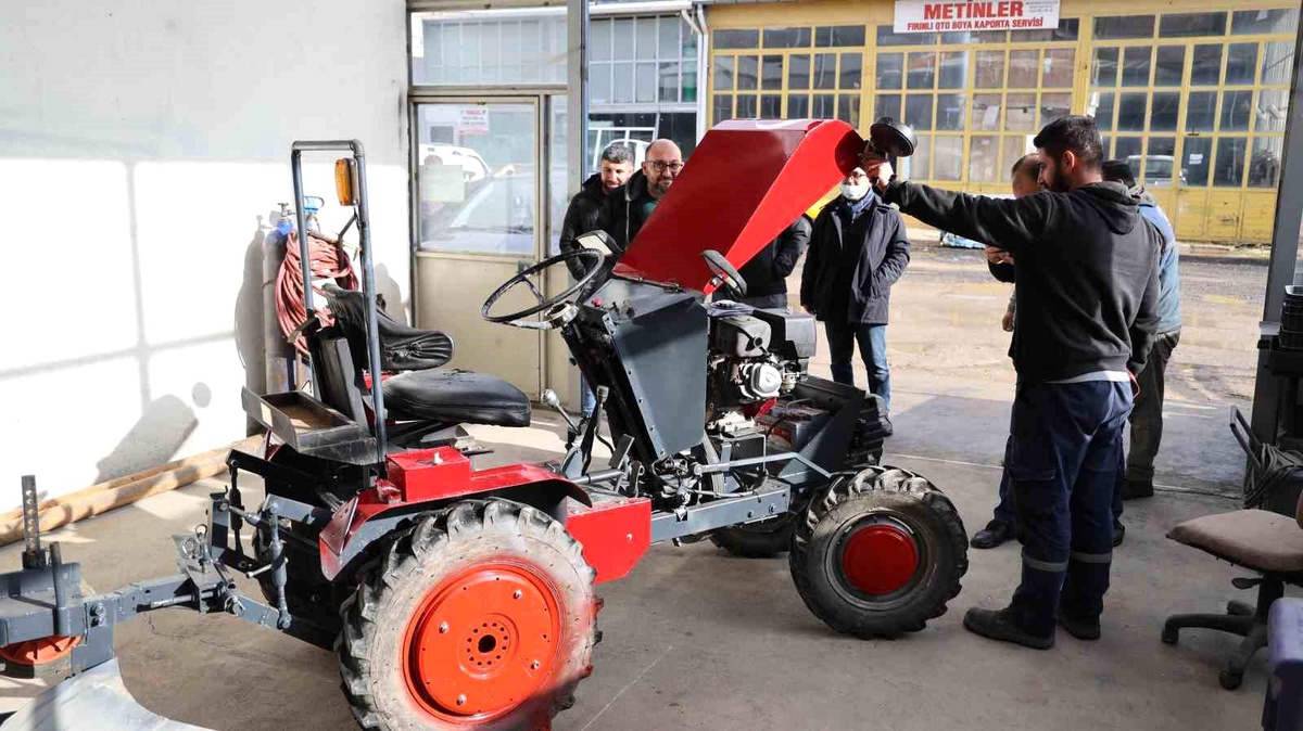 Kırşehir\'de Demir Ustası Hurda Araba Malzemelerinden Motor Üretti
