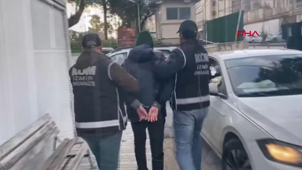 İzmir\'de FETÖ/PDY operasyonunda 14 şüpheli gözaltına alındı
