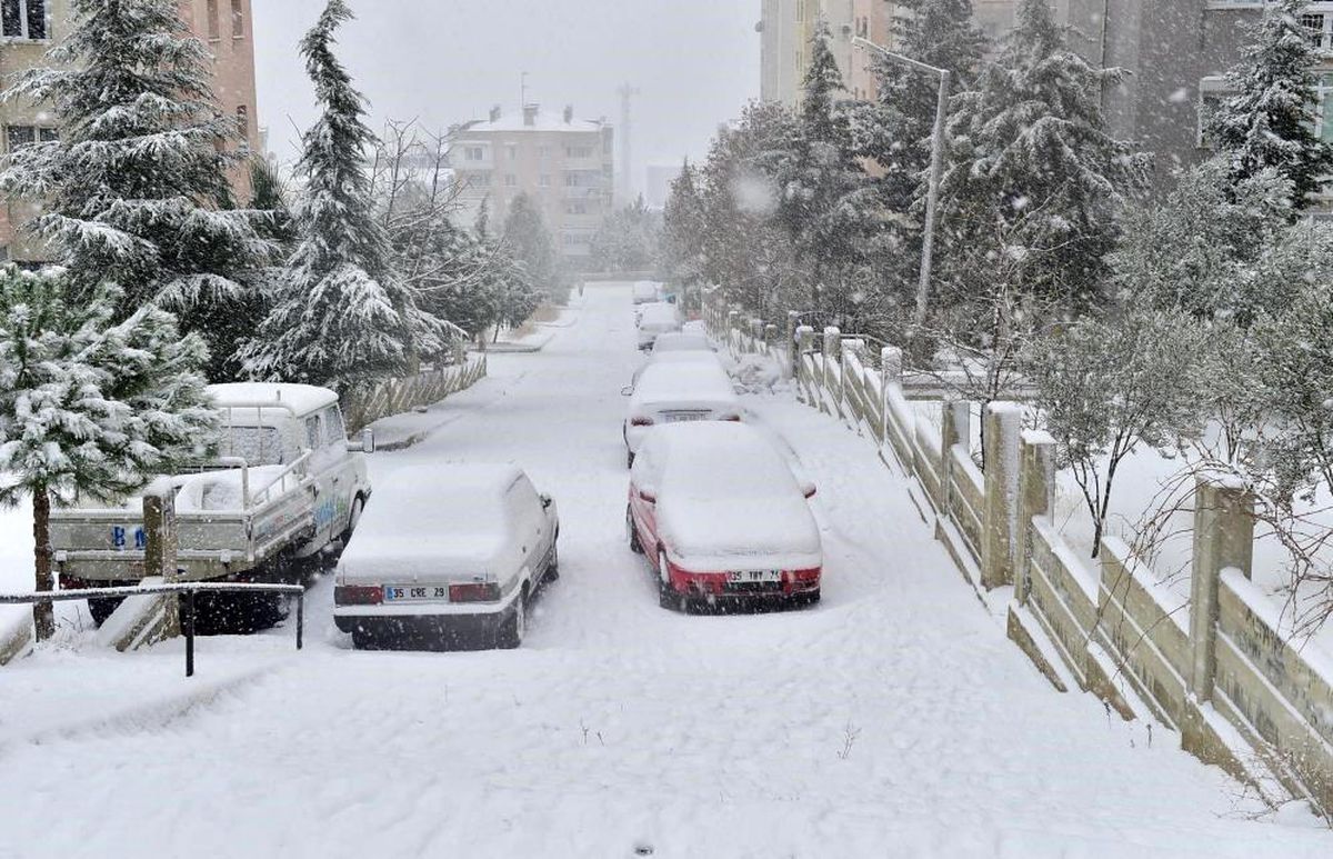 İzmir\'de Kar Beklentisi Yüksek, Ancak Meteorolojiden Üzücü Haber Geldi