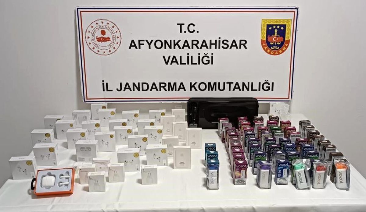 Afyonkarahisar\'da Kaçak Ürün Operasyonu: 2 Gözaltı