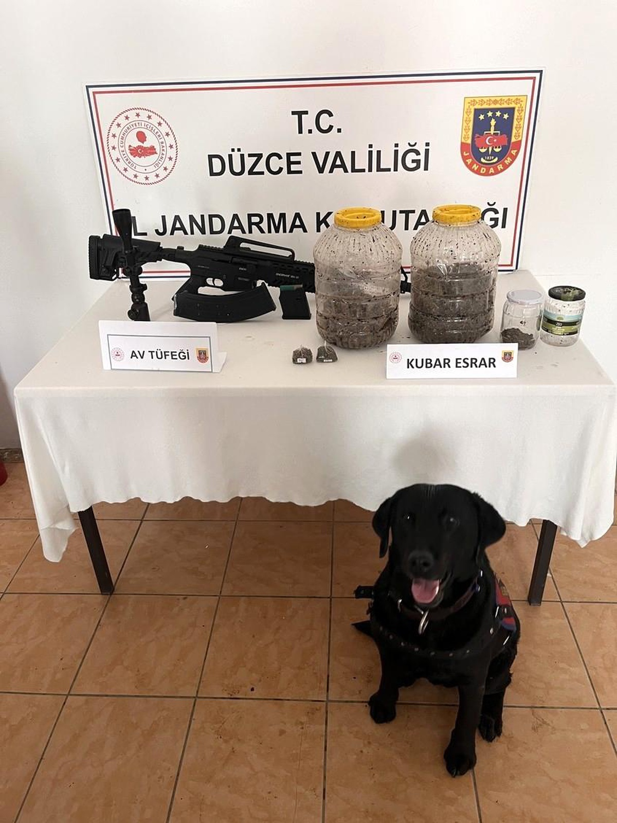 Düzce\'de Yapılan Operasyonlarda Uyuşturucu Madde Ele Geçirildi