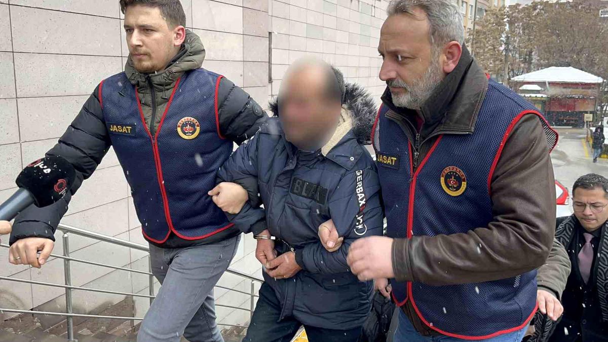 Eskişehir\'de Kayıp Olan Nazmi Önal\'ı Öldürdüğü İddiasıyla Yakalanan Kardeşi Adliyeye Sevk Edildi