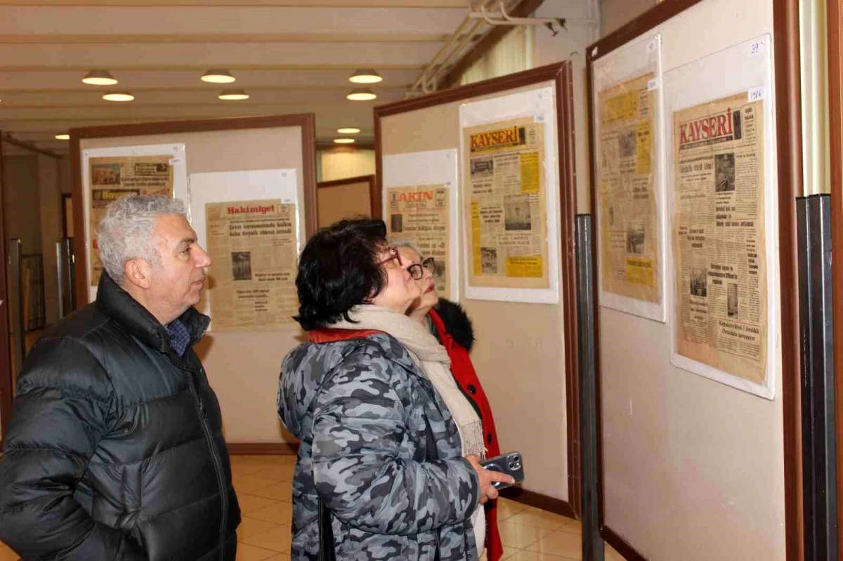 Kayseri\'de Koleksiyoner Faruk Yaman tarafından düzenlenen sergide 114 yıl öncesine ait 42 gazete sergilendi