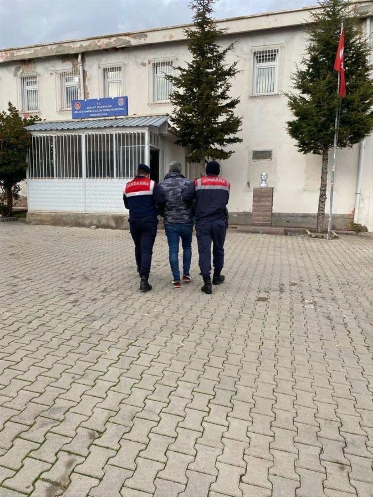 Kırıkkale\'de 12 Yıl Hapis Cezası Bulunan Firari Yakalandı