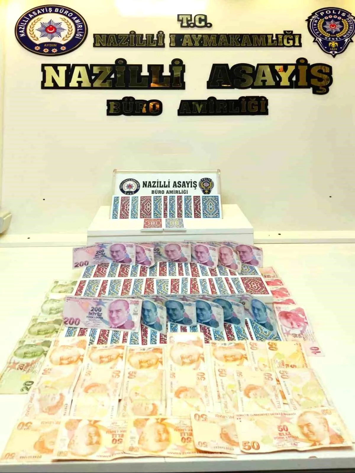Nazilli\'de kumar oynayanlara 32 bin TL para cezası