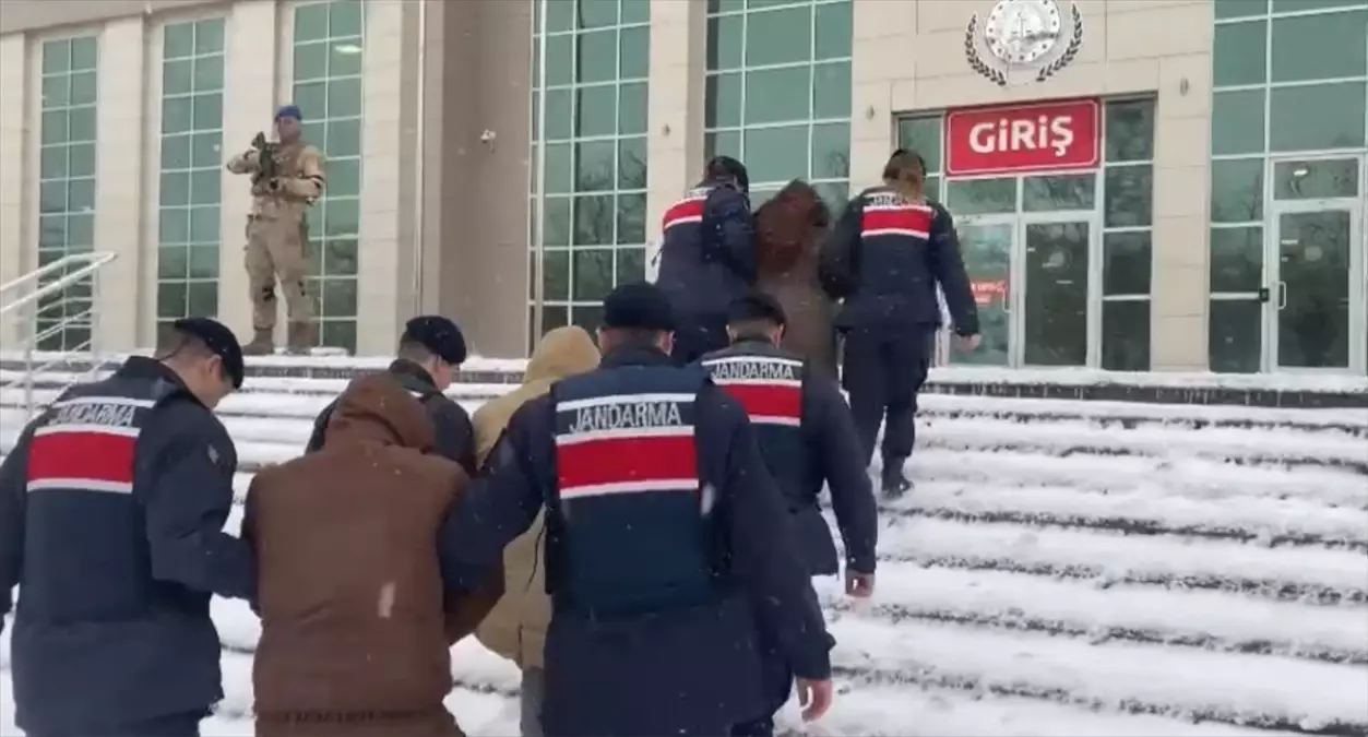 Tekirdağ\'da DEAŞ Operasyonu: 3 Şüpheli Gözaltına Alındı