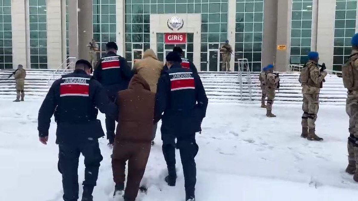 Tekirdağ\'da DEAŞ ve TKP/ML Üyesi Oldukları İddia Edilen 3 Şüpheli Yakalandı