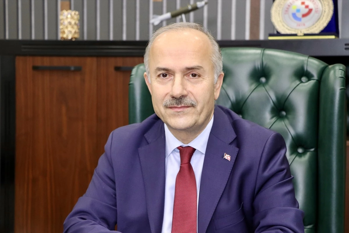 Trabzon Üniversitesi Rektörü Emin Aşıkkutlu, 2023\'e damga vuran fotoğrafları seçti