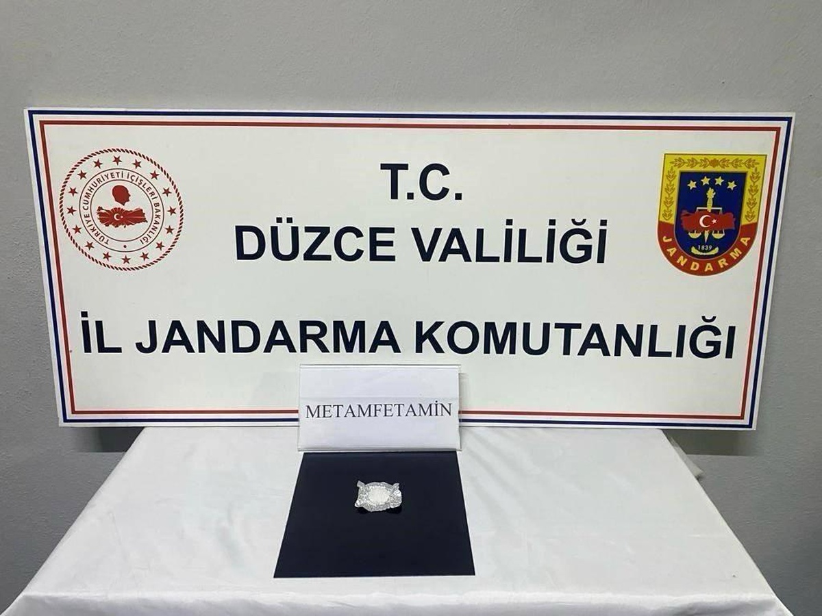Düzce\'de uyuşturucu satıcılığı yapan şahıs takip edildi