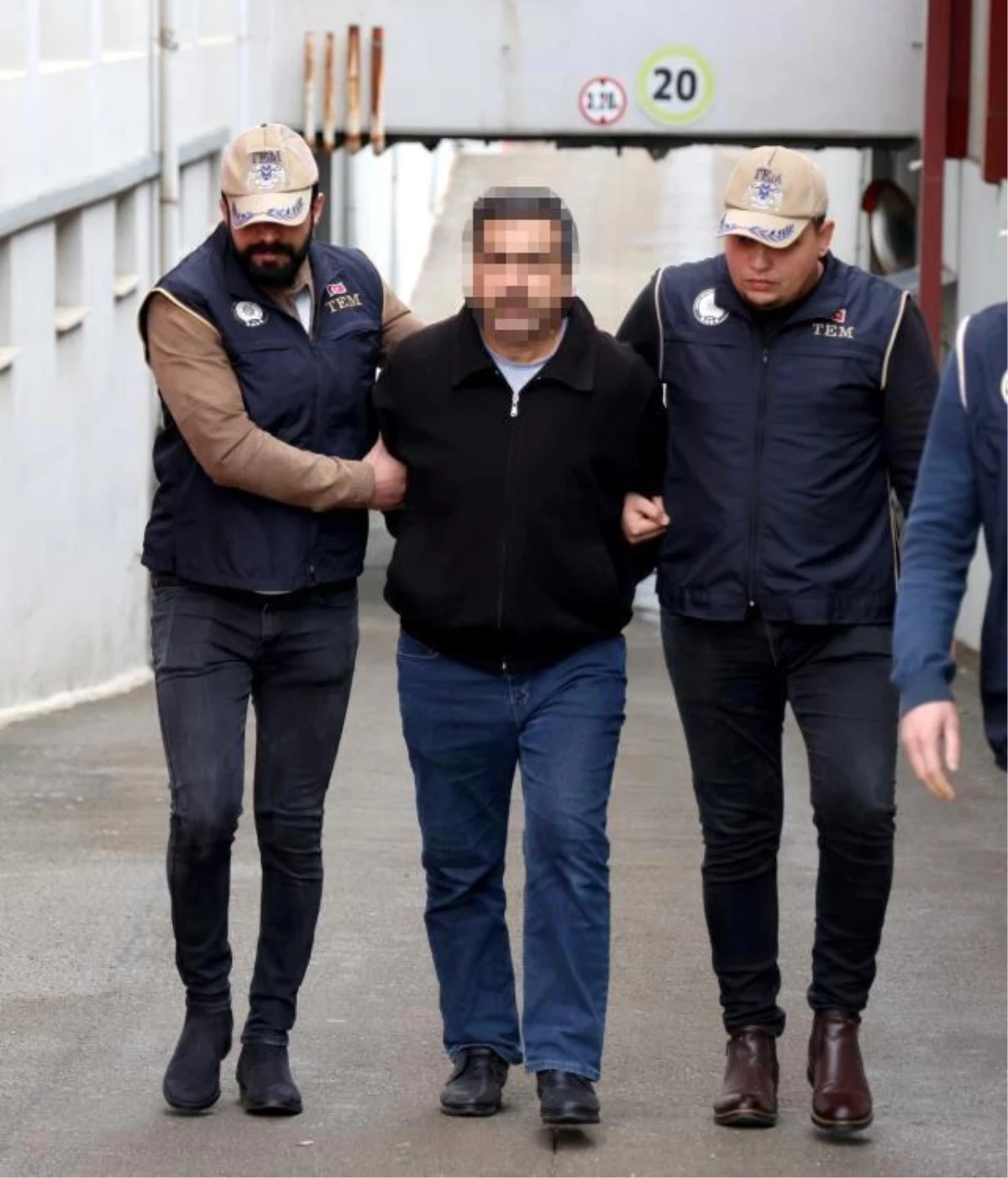 Adana\'da Darbe Girişimi Sonrası İhraç Edilen Eski Polis Yakalandı