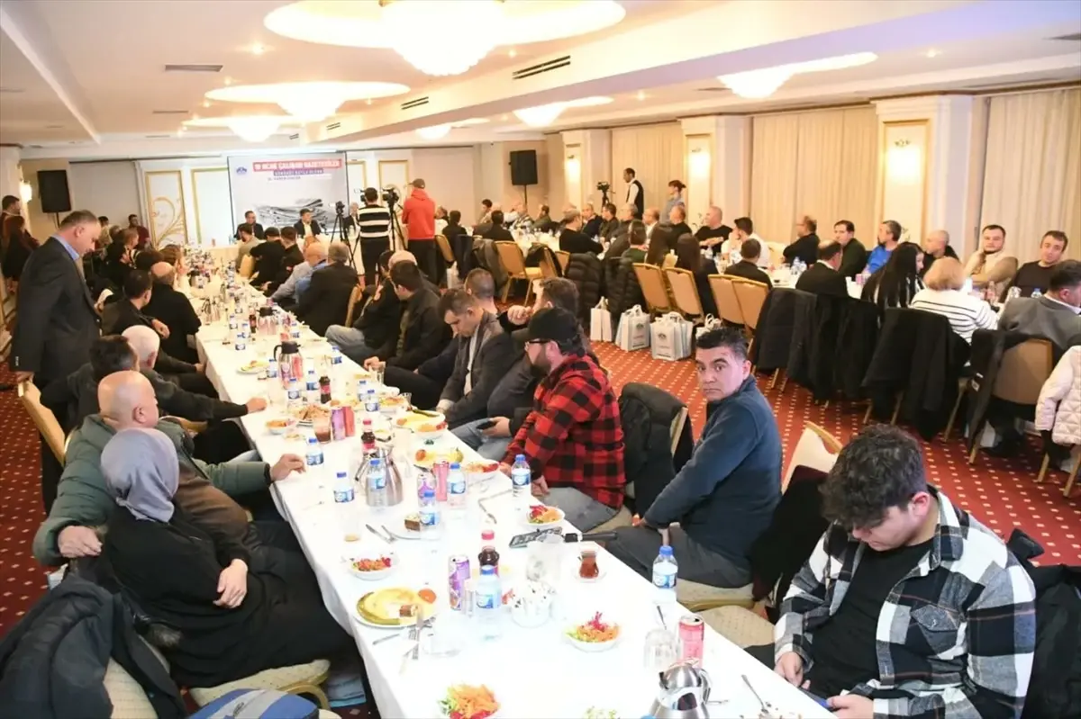 Aksaray Belediye Başkanı Evren Dinçer, gazetecilerle bir araya geldi