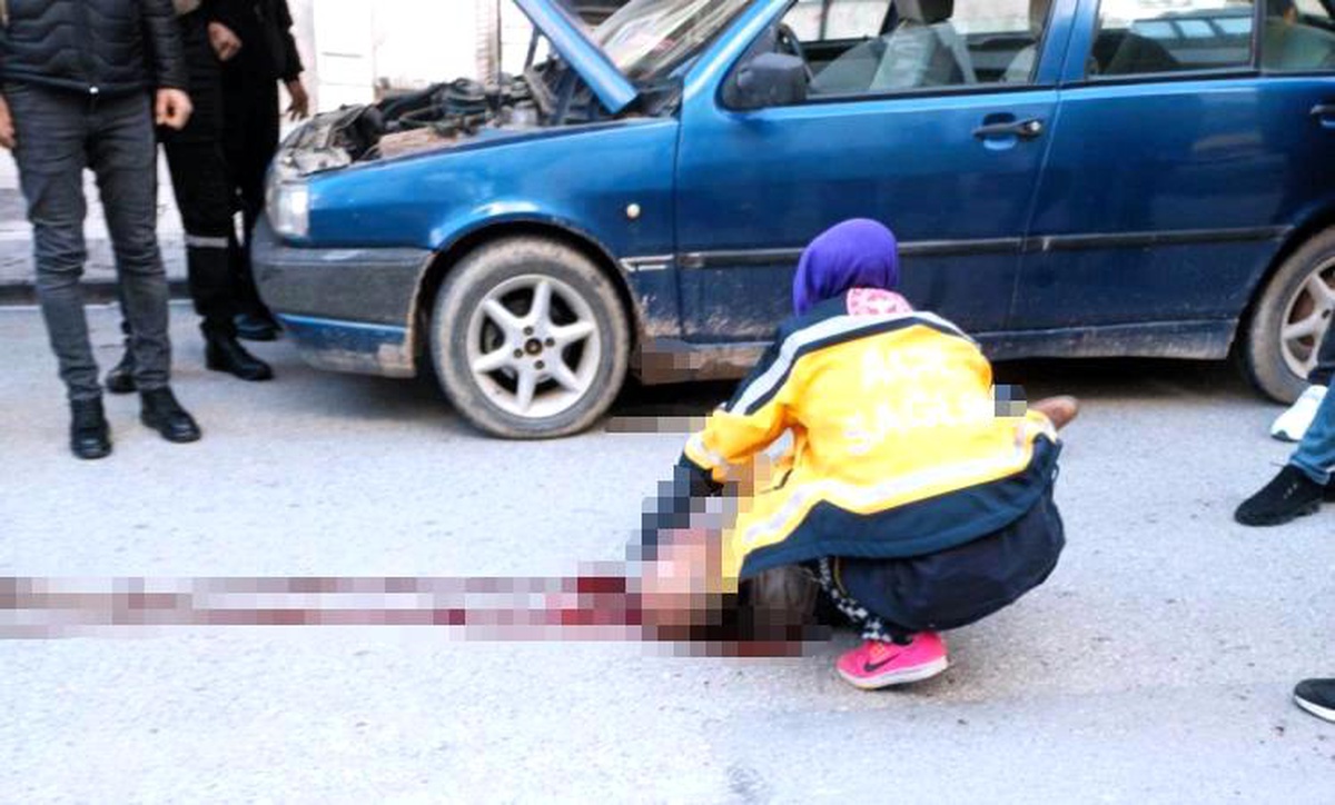 Denizli\'de Arızalanan Araç Tamir Edilirken Çarptı, Adam Hayatını Kaybetti