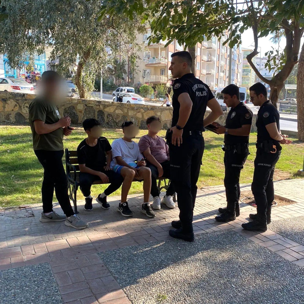 Aydın\'da Öğrenci Denetimleri: Bin 447 Şahıs Sorgulandı