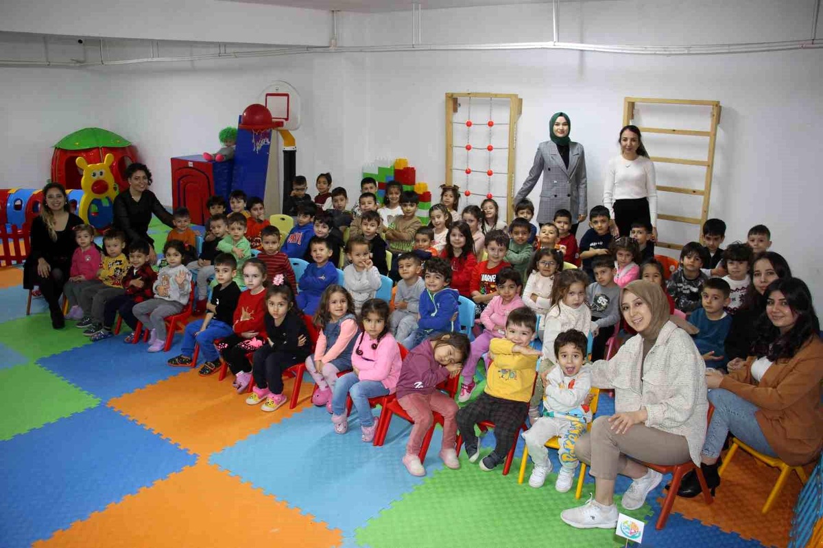 Aydın\'da Minikler Gazetecilikle Tanıştı