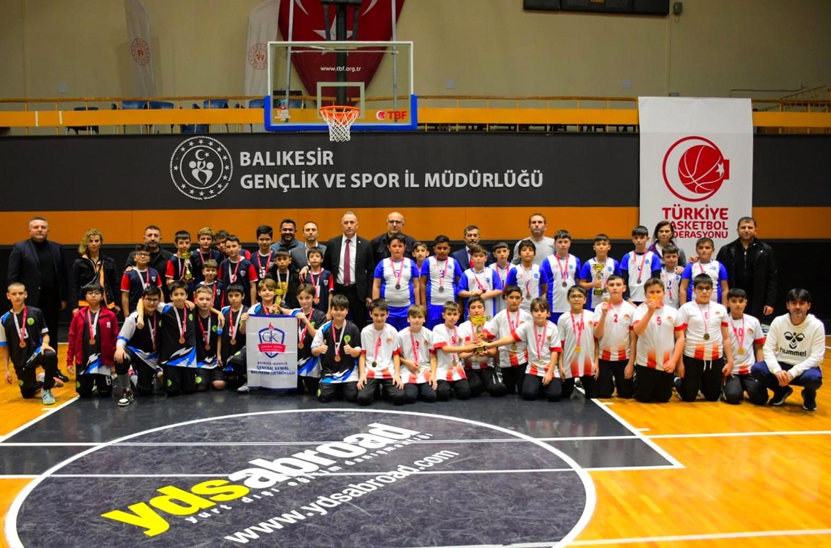Balıkesir\'de Okul Sporları İl Birincilikleri ve Grup Birincilikleri Devam Ediyor