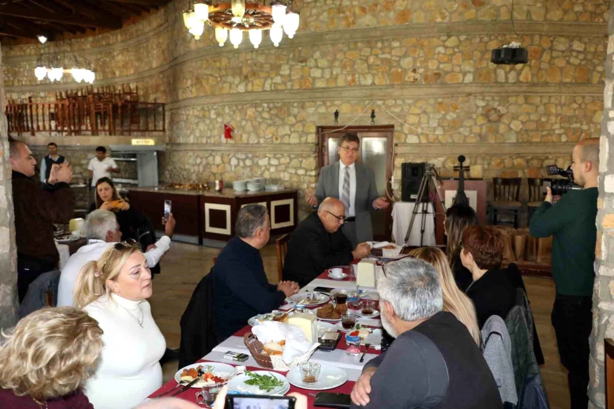 Edremit Belediye Başkanı Selman Hasan Arslan, Çalışan Gazeteciler Günü\'nü kutladı
