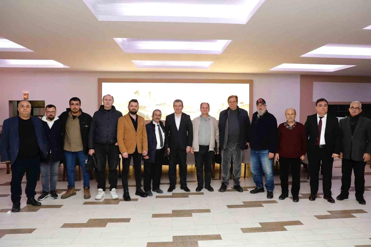 Bergama Belediye Başkanı Hakan Koştu, gazetecilerle buluştu