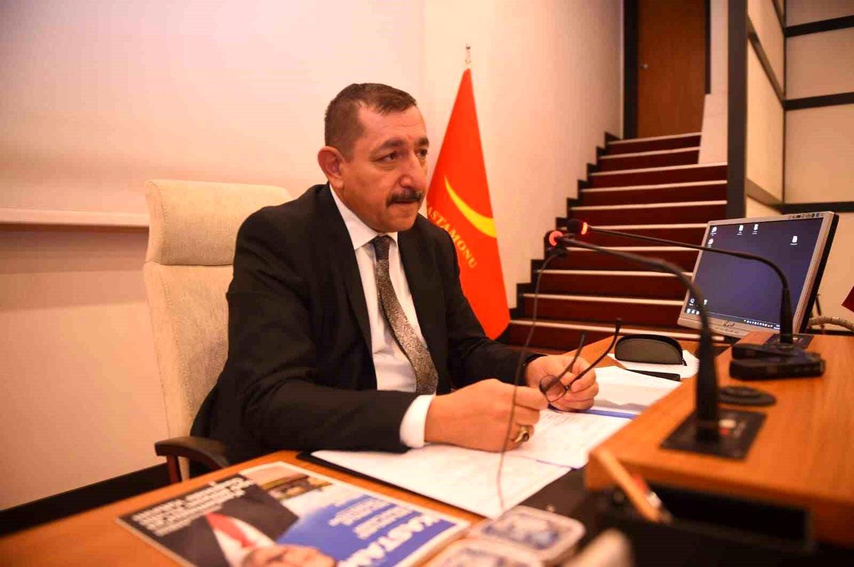 Kastamonu Belediye Başkanı Galip Vidinlioğlu, Yüksel Aydın\'ı tebrik etti