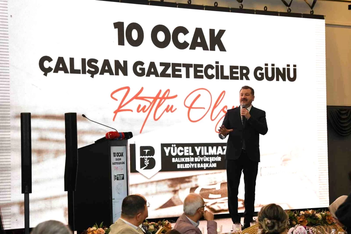 Balıkesir Büyükşehir Belediye Başkanı Yücel Yılmaz, Çalışan Gazetecileri Onurlandırdı