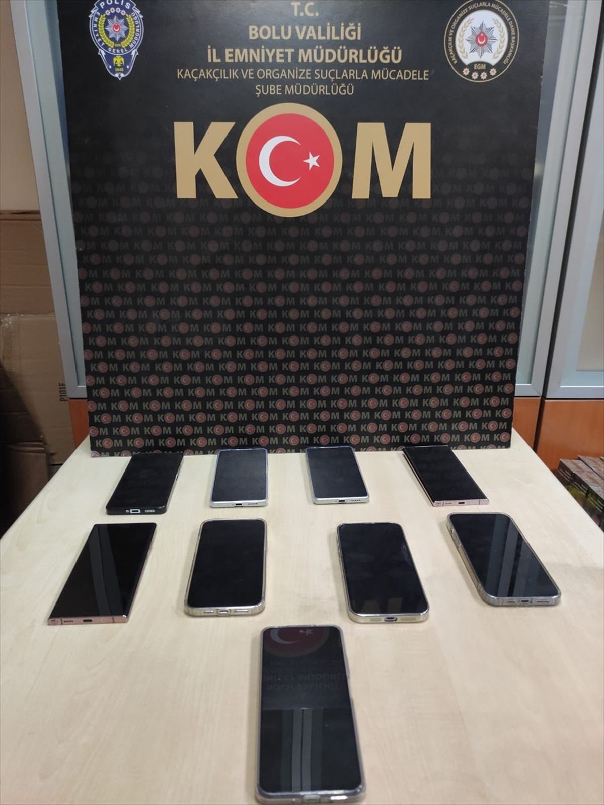 Bolu\'da 360 bin lira değerinde 9 gümrük kaçağı cep telefonu ele geçirildi