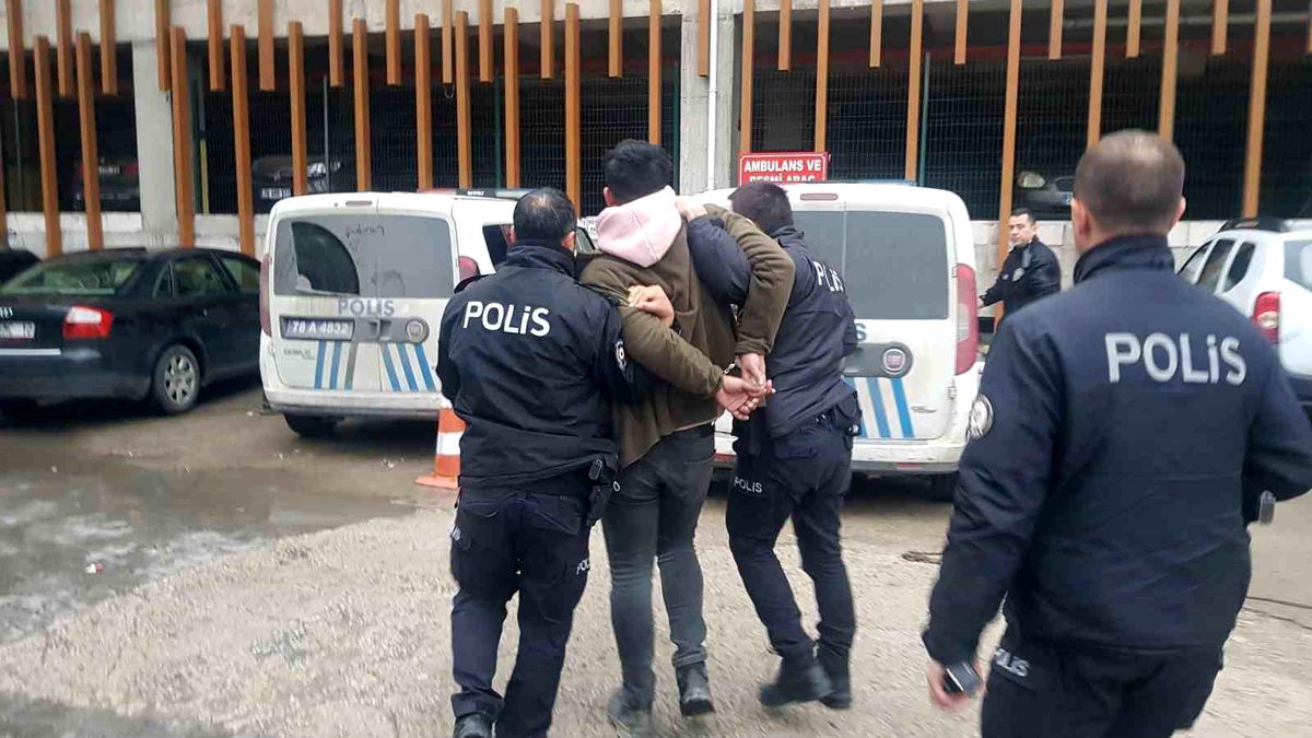 Karabük\'te Cezaevine Girmemek İçin Kendisini Hastaneye Yatırmasını İsteyen Şahıs Gözaltına Alındı