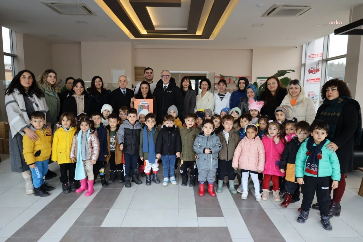 İzmit Belediyesi Tüysüzler Çınar Çocuk Evi\'ndeki Minikler Gazeteleri Ziyaret Etti
