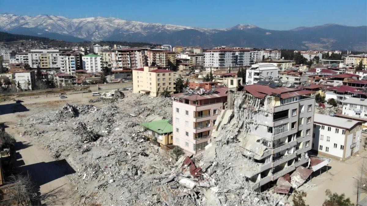 Gaziantep\'teki depremde yıkılan apartman davasında eski belediye başkanı tahliye edildi