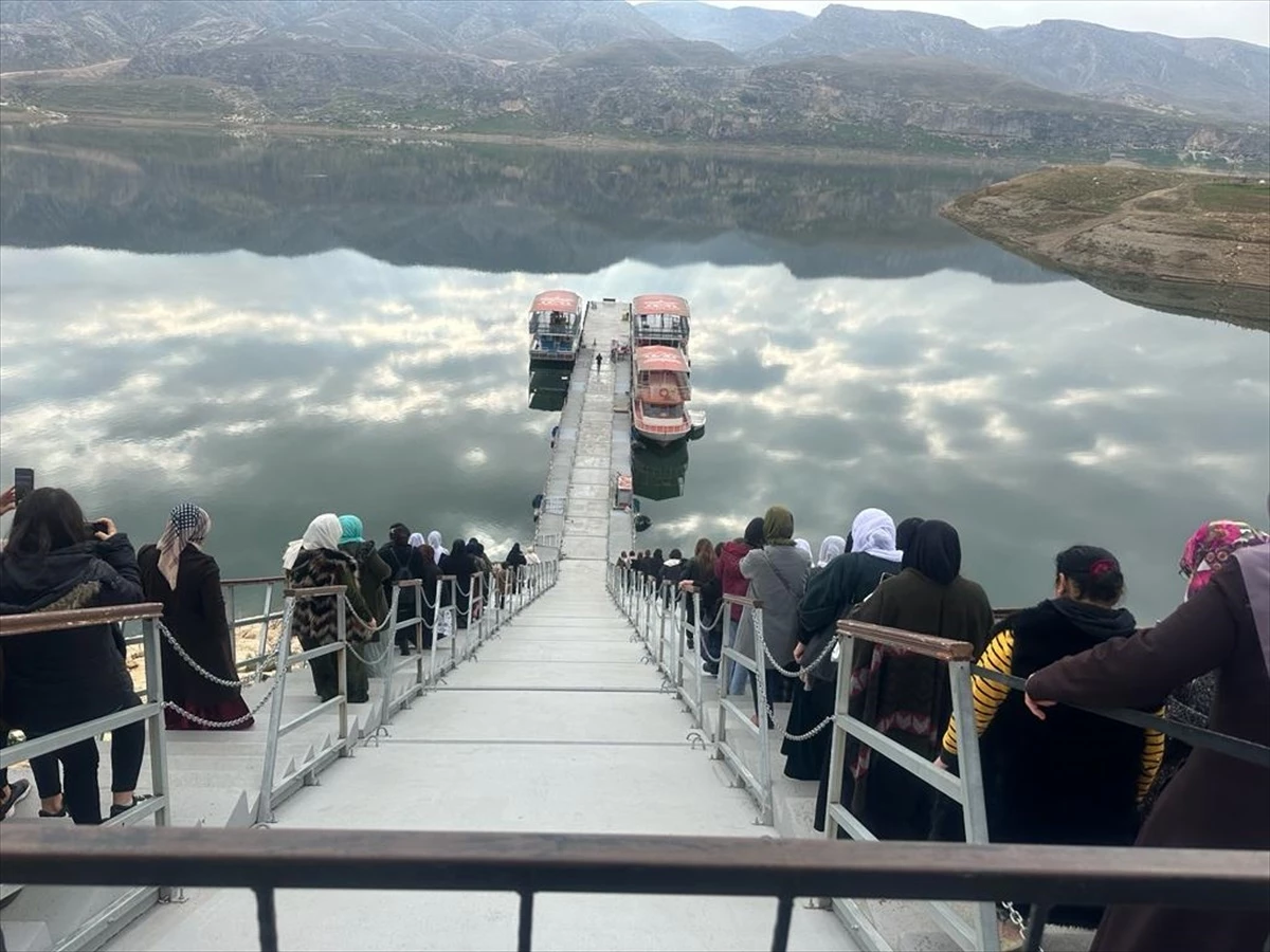 Derik Kadınları Hasankeyf\'i Gezdi