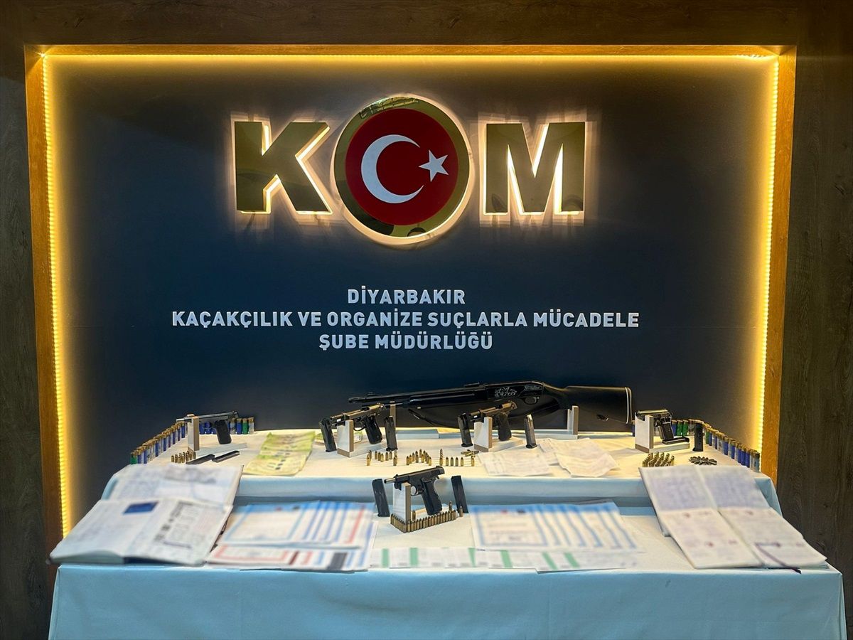 Diyarbakır\'da Tefecilik Operasyonunda 10 Şüpheli Gözaltına Alındı