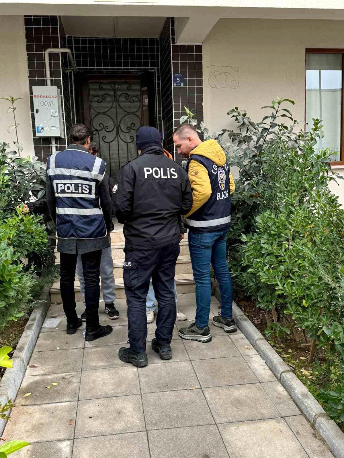 Elazığ İl Emniyet Müdürlüğü, okul önü denetimlerine devam ediyor