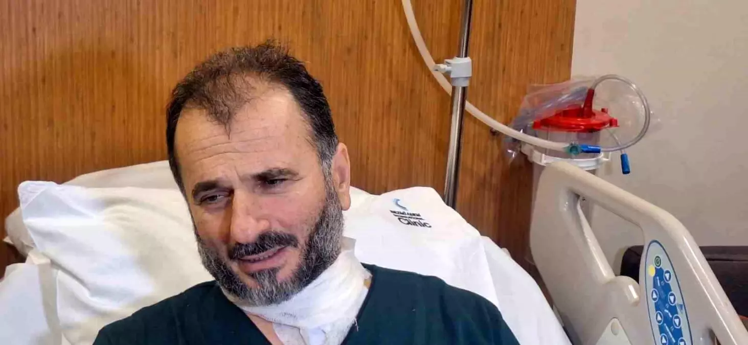 Fatih Camii\'nde bıçaklı saldırıya uğrayan imam: \'Yüce Allah\'ın yardımıyla kıl payı ölümden döndük\'