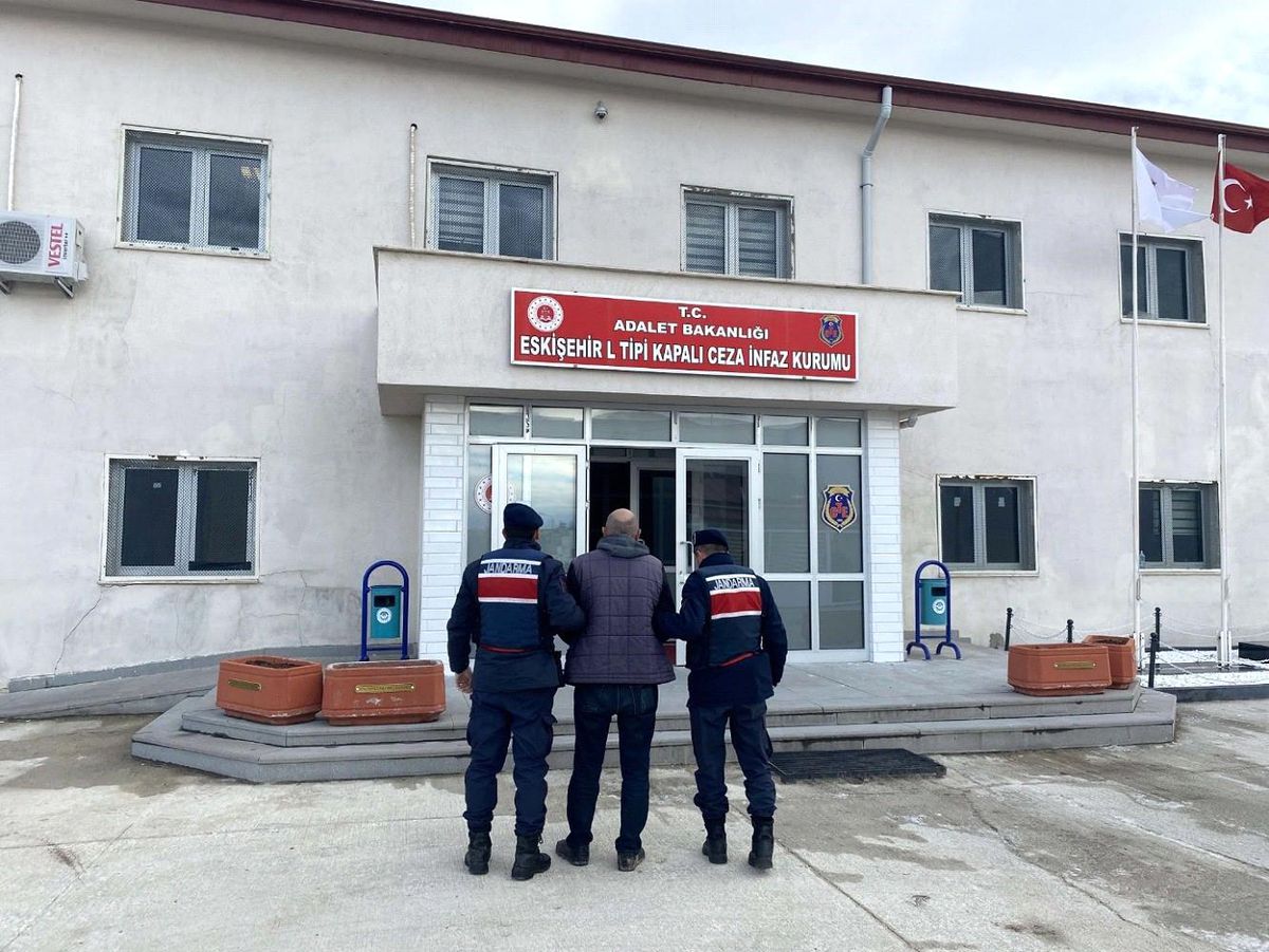 Eskişehir\'de 76 Kişi Hapis Cezasıyla Yakalandı