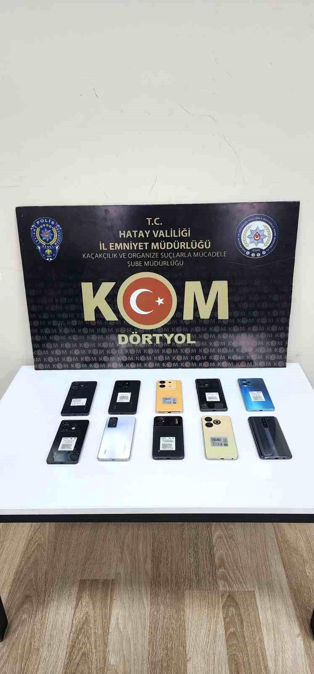 Hatay\'da Kaçak Cep Telefonları Ele Geçirildi