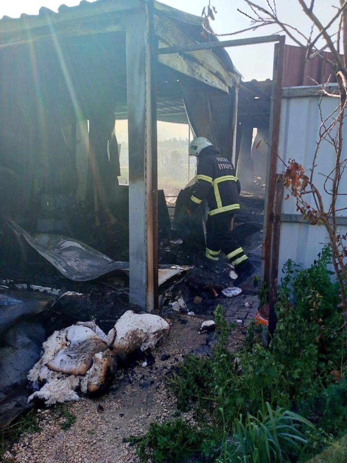 Hatay\'da meydana gelen konteyner yangını hızlı müdahale ile söndürüldü