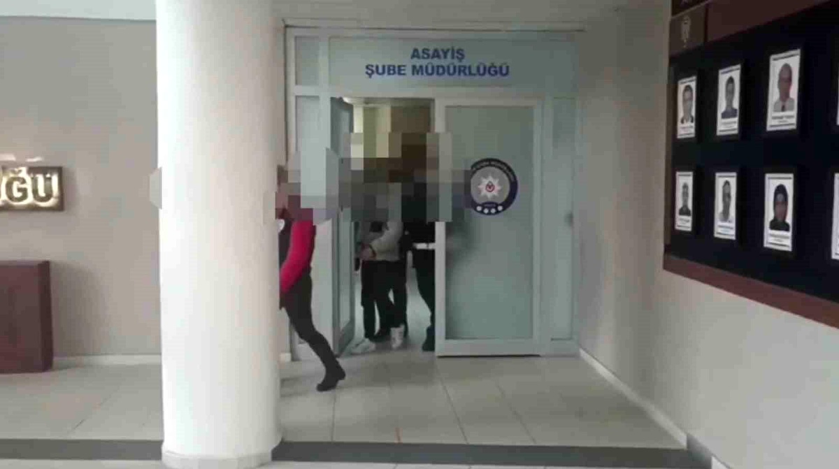 Düzce\'de İşletmeye İzinsiz İşlem Yapan 3 Şüpheli Gözaltına Alındı